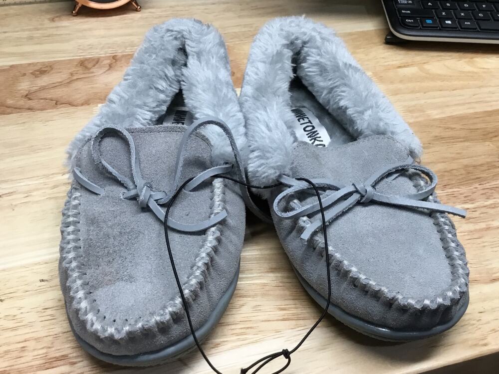 Minnetonka Camp Collar Slippers Women's 5 Gray Suede Fur Lined Moc Toe Slip-On